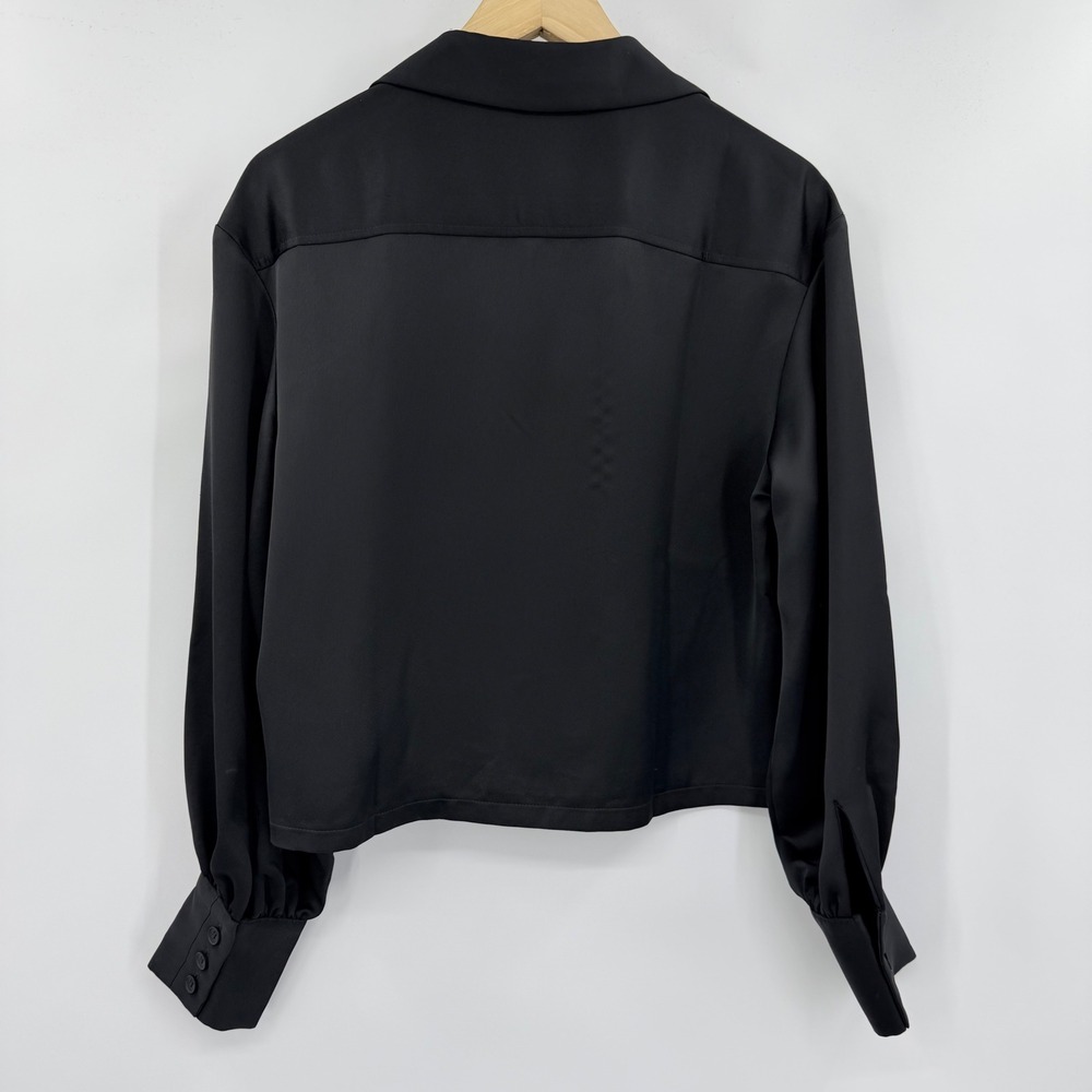 DKNY Black Satin Cropped‎ Bishop Sleeve Dressy Work Blouse Menswear Inspired Top - Picture 3 of 10